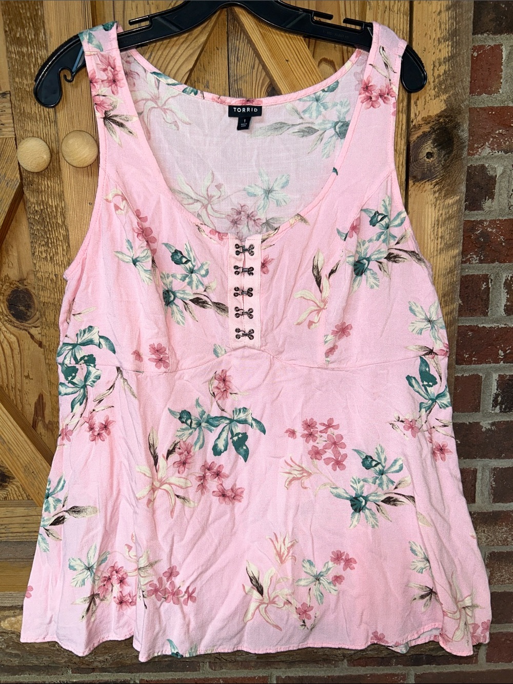 Women’s Torrid Pink/Green Floral Summery Scoop-Hook & Eye Tank like new SZ XL